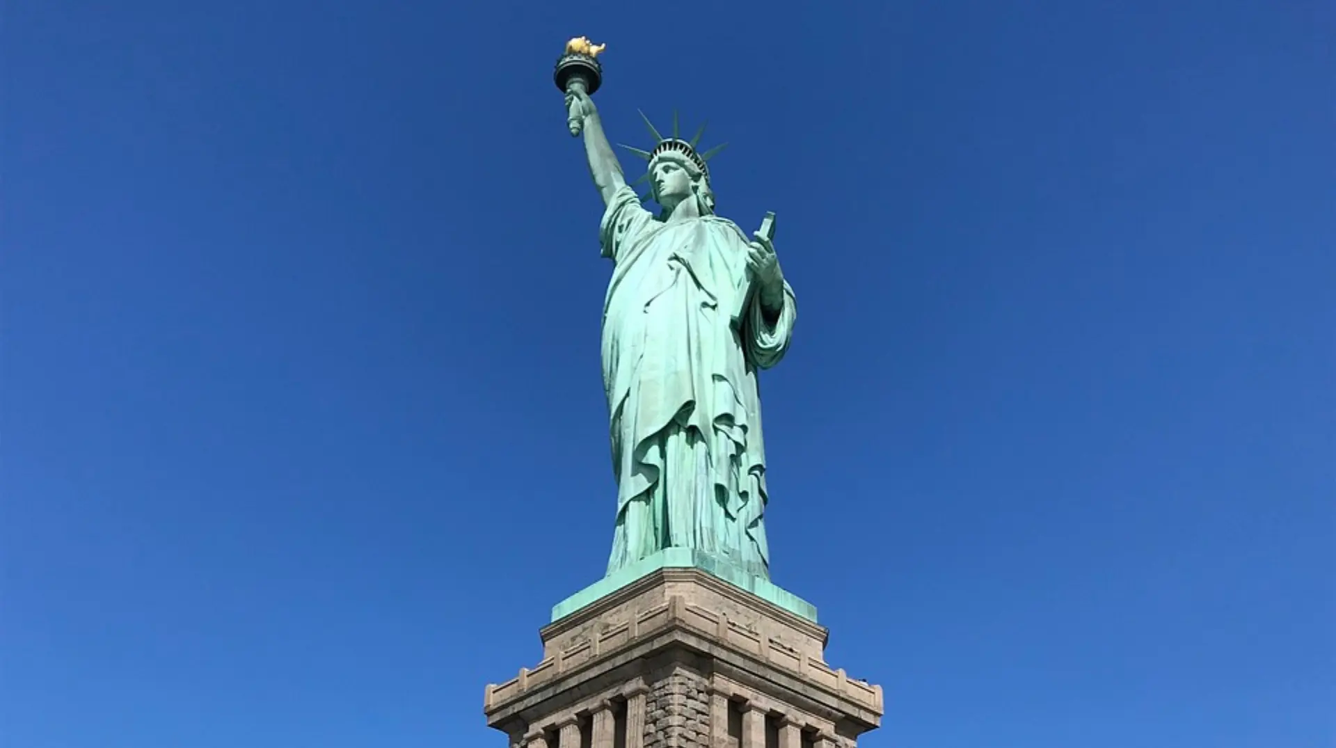 アメリカ進出のメリットとデメリットとは？海外進出する際の市場調査の方法も解説！