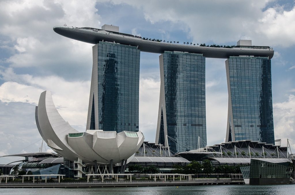 画像に alt 属性が指定されていません。ファイル名: marina-bay-sands-963165_1280-1024x678.jpg