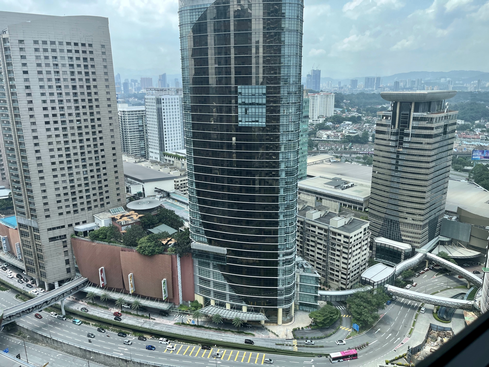 マレーシアで会社設立するには？手続き・費用・規制を徹底解説