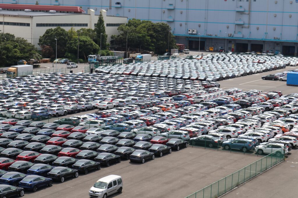 自動車業界でPEST分析が必要な理由